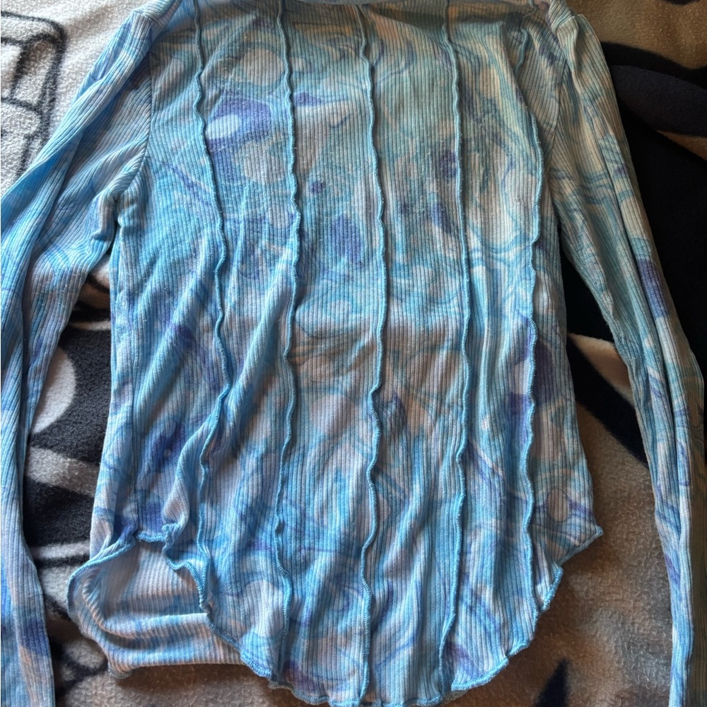 Forever 21 Blue Tie-Dye Long Sleeve Top